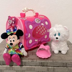 Bundle of 4pcs Minnie's Happy Helpers Pet Carrier Play Set from Disney.